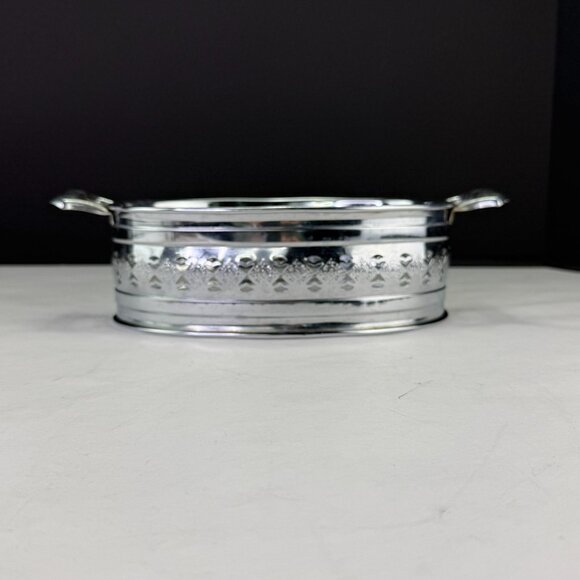 Vintage Oval Metal Filigree Serving Stand With Handles - Picture 4 of 15